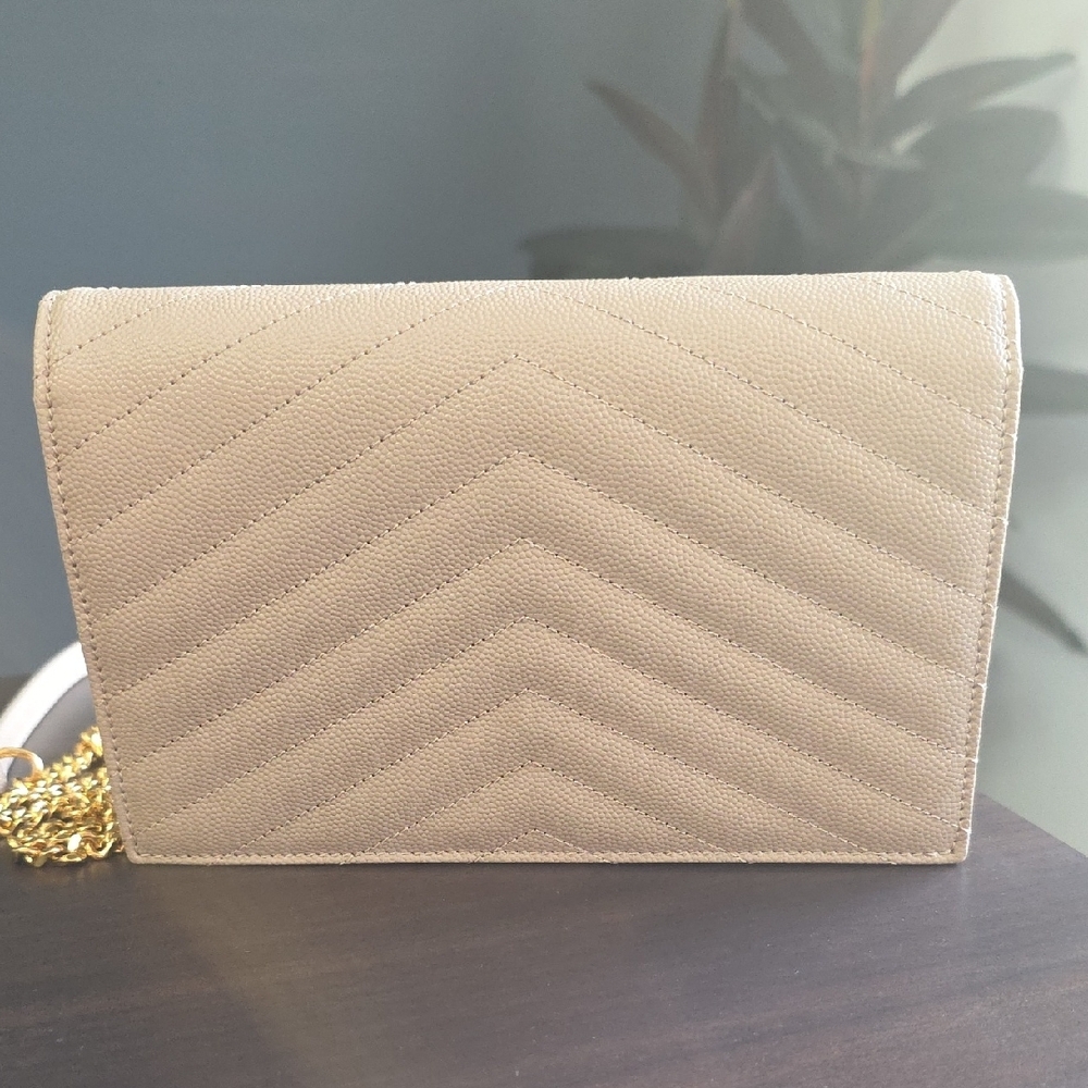 Yves Saint Laurent Cream Quilted Crossbody with Gold Chain - Picture 4 of 16